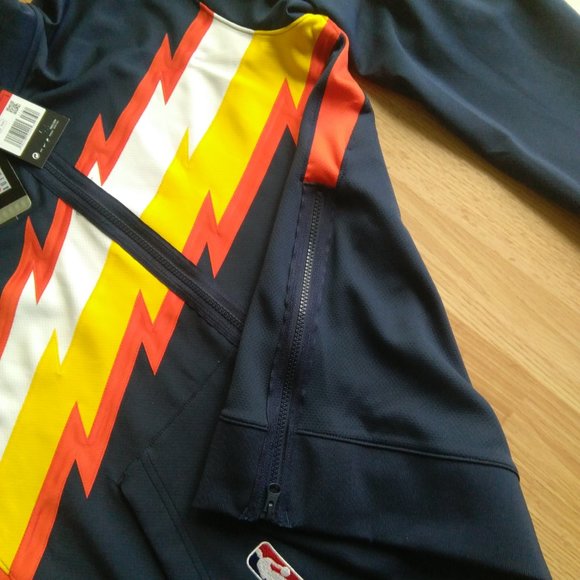 Golden State Warriors On Court Jacket - Picture 5 of 7